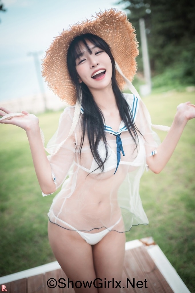 NGX_Ahrin_ Bikini Day_24