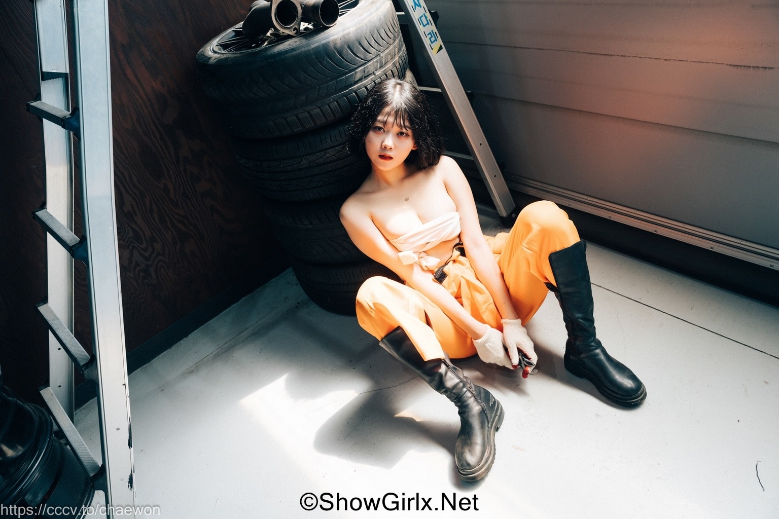 NGX_garage girl_20