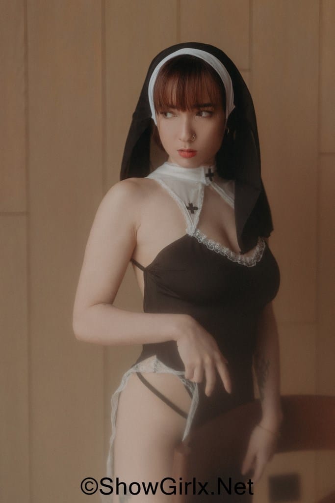 NGX_Vanessa Vol 10 Halloween Nun_3