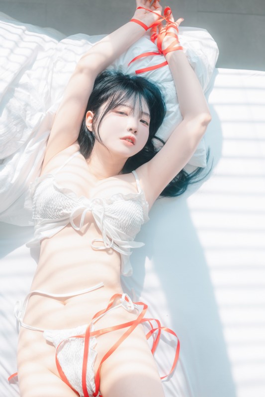 Momorina_Fate Red_77